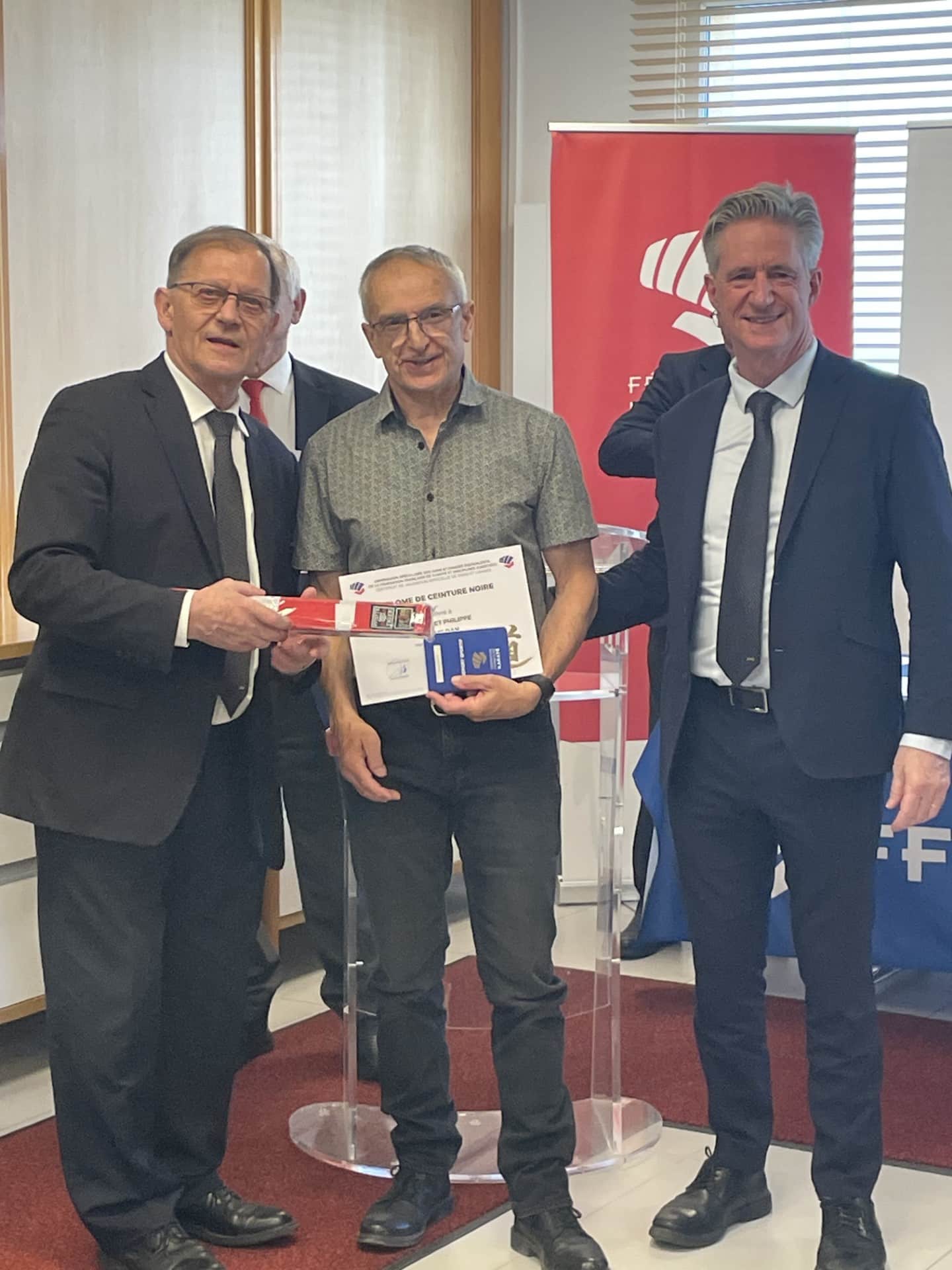 Jules Rollet Philippe Rollet obtient son 8e dan de karaté - Ligue Régionale ...