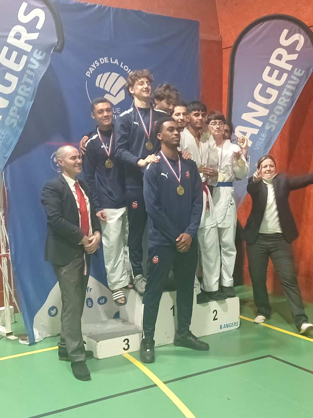 49b640b8-d809-4213-b8ed-88c7852de1dd