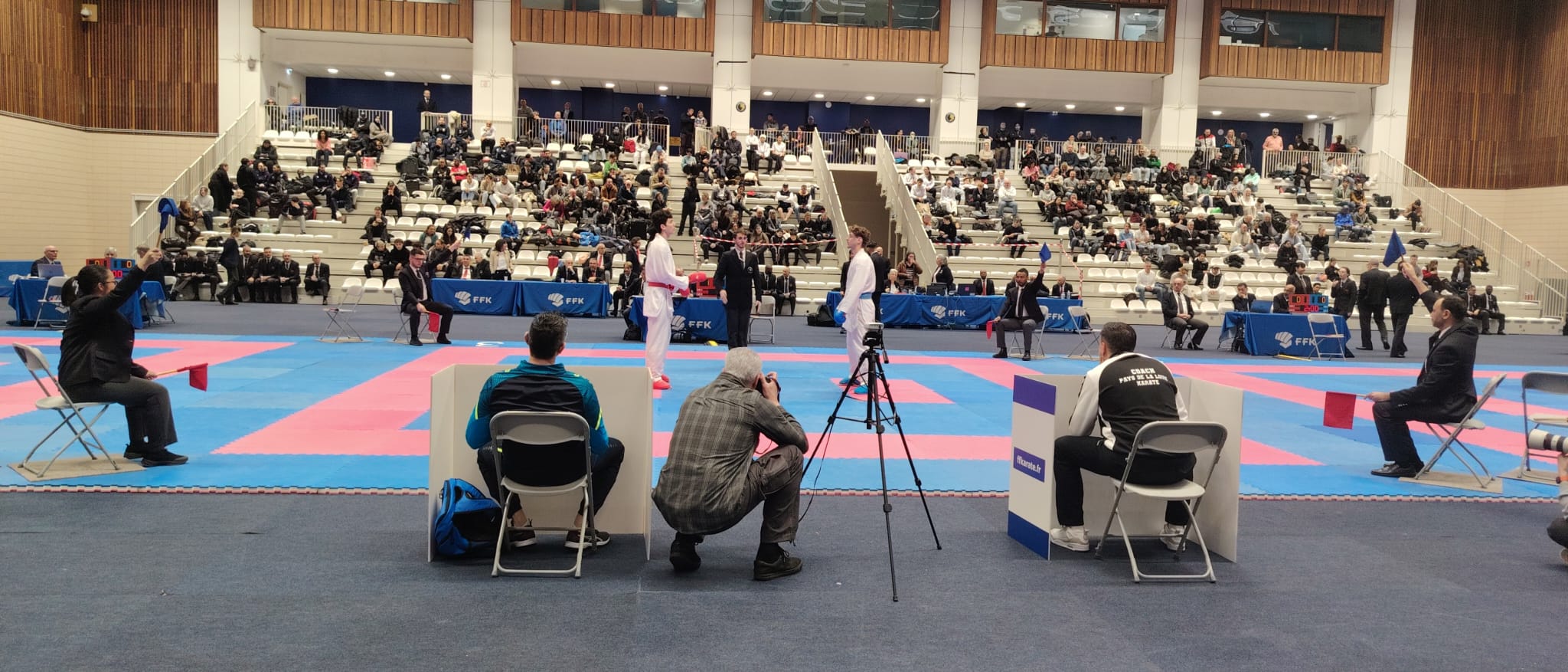 e464566d-775b-4161-9bad-444a3e752c29