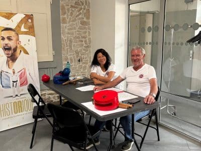 Gérard Zajac et Annie Pang, professeurs du club Karaté-Do Longperrier, à la table des inscriptions